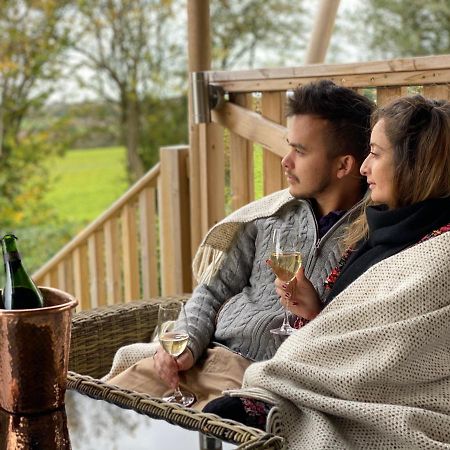 Hencote Vineyard Glamping Village 슈루즈버리 외부 사진
