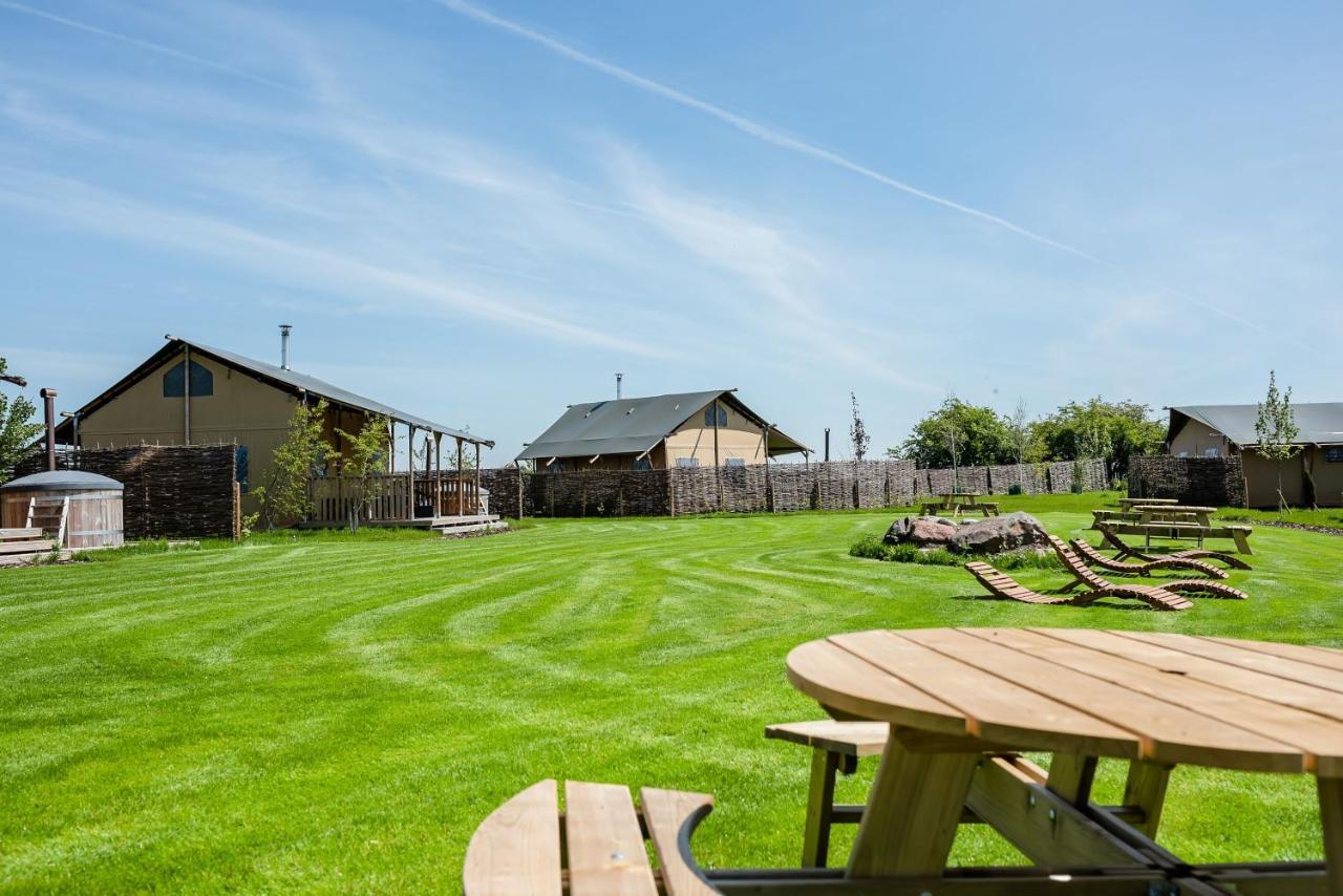 Hencote Vineyard Glamping Village 슈루즈버리 외부 사진