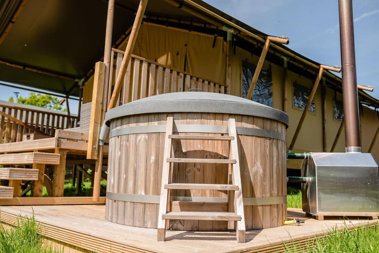Hencote Vineyard Glamping Village 슈루즈버리 외부 사진